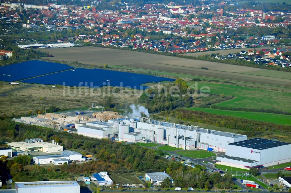Luftaufnahme Burg - Werksgelände der Propapier PM1 GmbH Lindenallee in Burg im Bundesland Sachsen-Anhalt