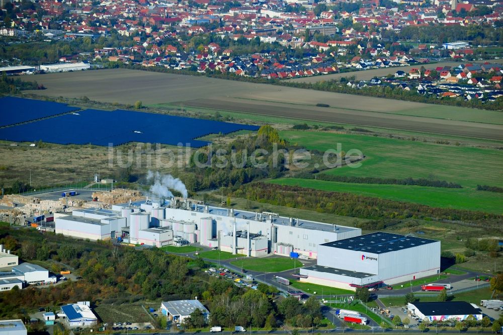 Burg von oben - Werksgelände der Propapier PM1 GmbH Lindenallee in Burg im Bundesland Sachsen-Anhalt