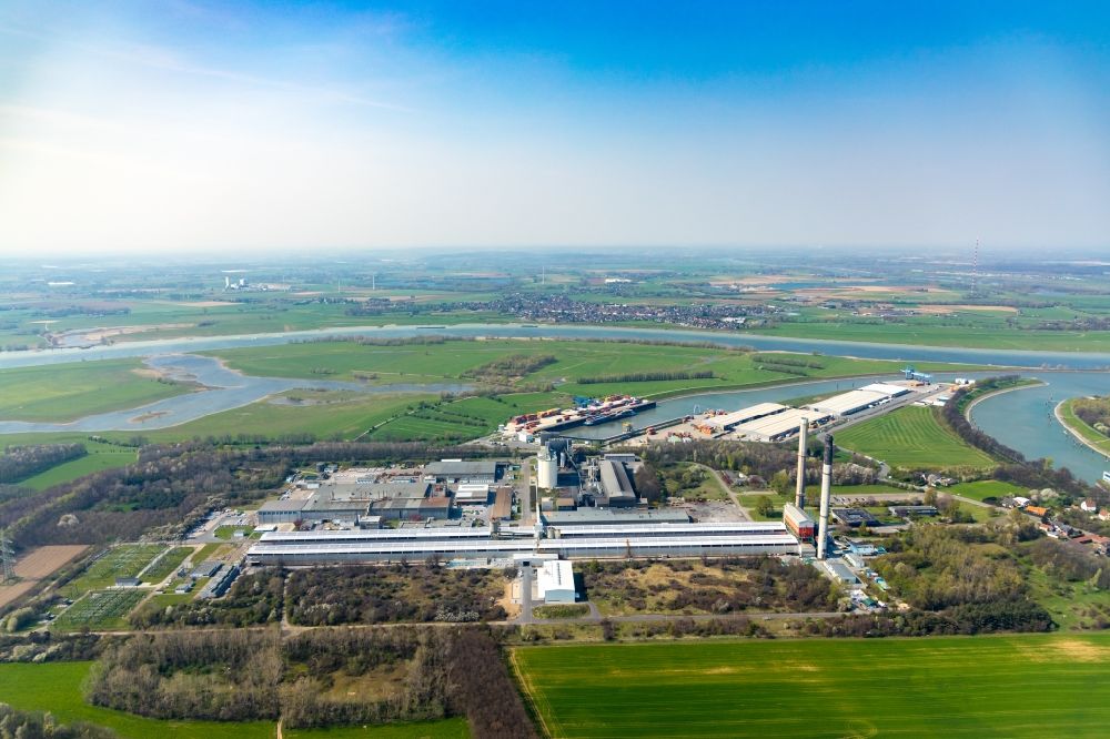Luftaufnahme Voerde (Niederrhein) - Werksgelände der TRIMET Aluminium SE in Voerde (Niederrhein) im Bundesland Nordrhein-Westfalen, Deutschland