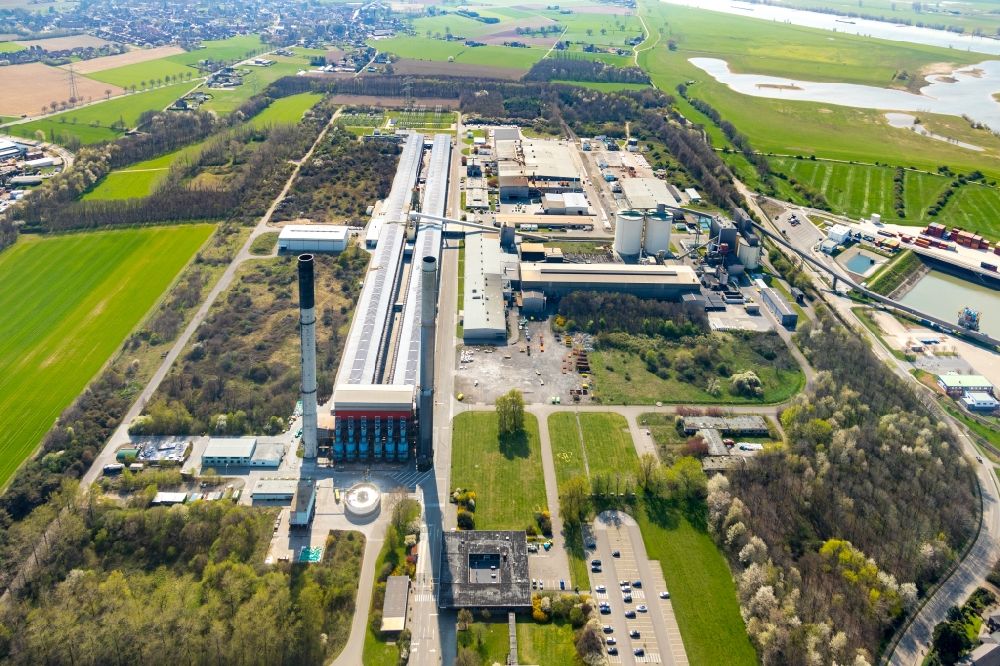 Luftbild Voerde (Niederrhein) - Werksgelände der TRIMET Aluminium SE in Voerde (Niederrhein) im Bundesland Nordrhein-Westfalen, Deutschland
