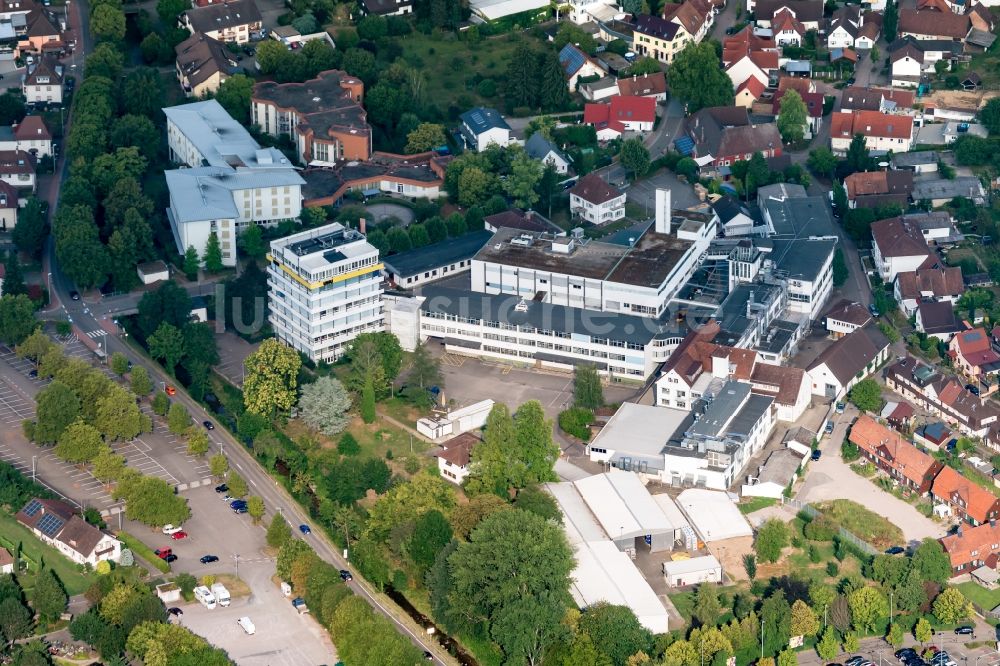 Bühl aus der Vogelperspektive: Werksgelände der UHU gmbH & CO KG in Bühl im Bundesland Baden-Württemberg, Deutschland