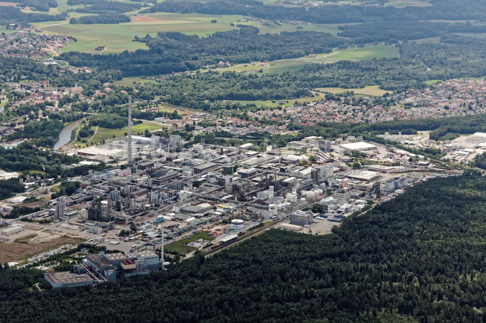 Luftaufnahme Burgkirchen an der Alz - Werksgelände Waldtor Chemiepark Gendorf in Gendorf Burgkirchen an der Alz im Bundesland Bayern