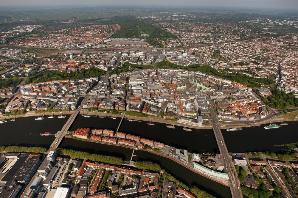 Bremen von oben - Weser in Bremen im gleichnamigen Bundesland