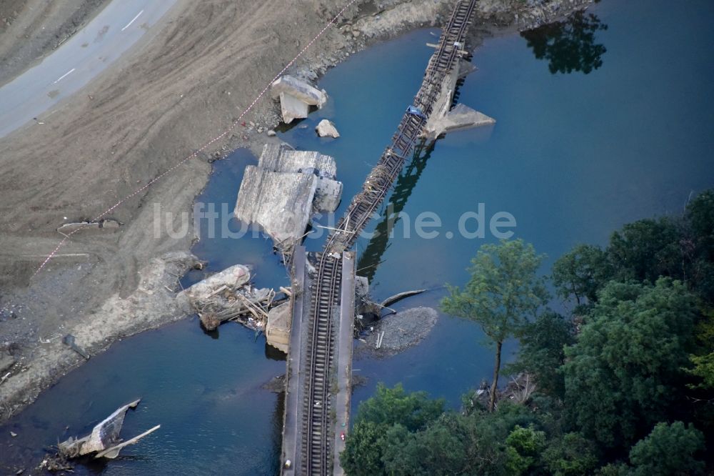 Luftbild Mayschoß - Westlich von Rech zerstörte Brücken nach der Hochwasserkatastrophe im Ahrtal diesen Jahres im Bundesland Rheinland-Pfalz, Deutschland