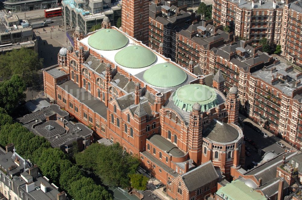 Luftbild London - Westminster-Kathedrale im Stadtbezirk City of Westminster in London in der Grafschaft Greater London