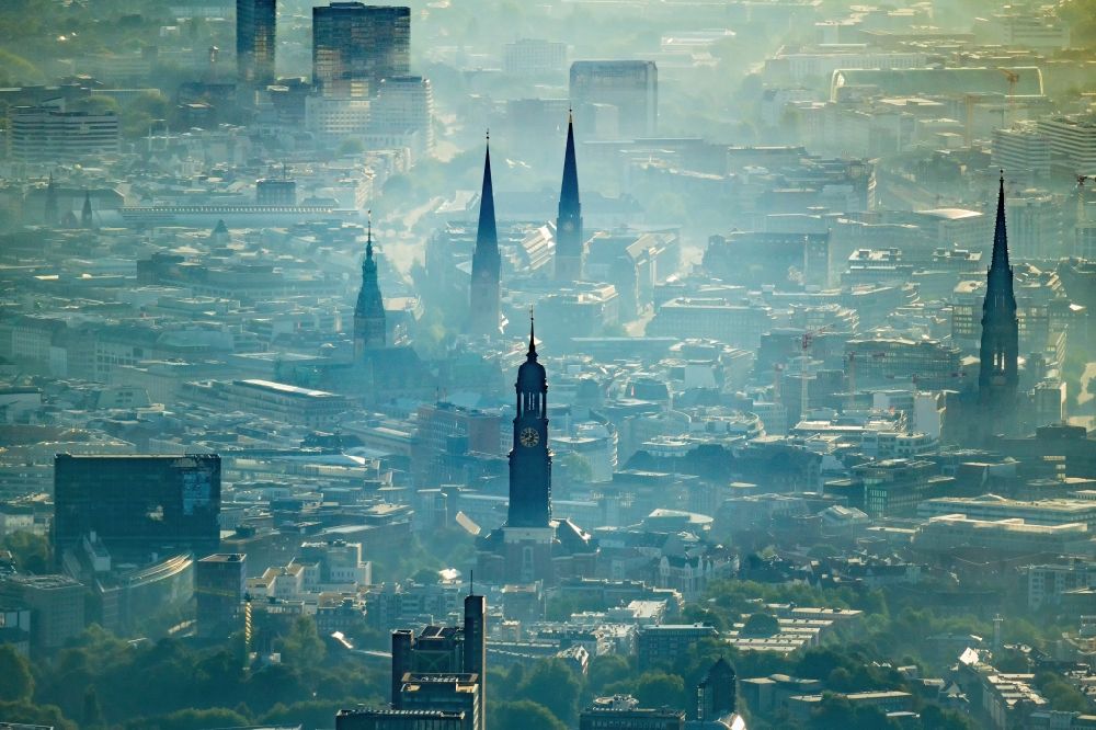 Luftbild Hamburg - Wetterlage mit Nebel- Bedeckung des Stadtzentrum in Hamburg, Deutschland