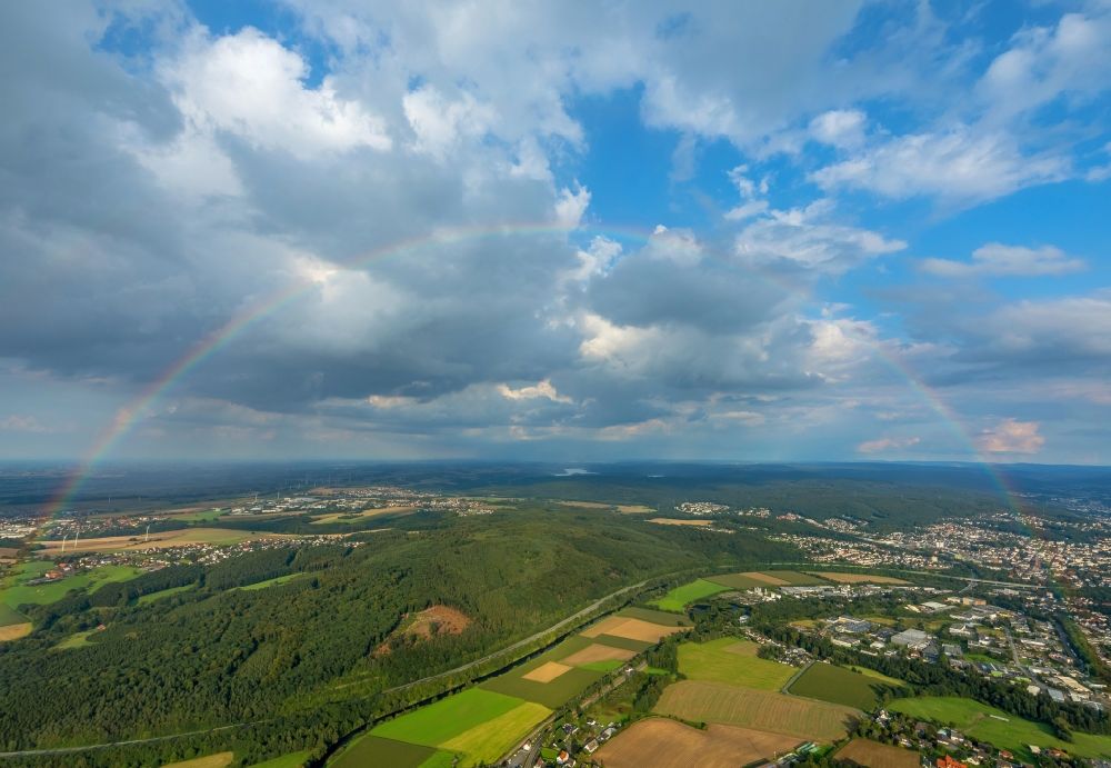 Luftbild Arnsberg - Wetterlage mit Regenbogen- Bildung in Arnsberg im Bundesland Nordrhein-Westfalen, Deutschland