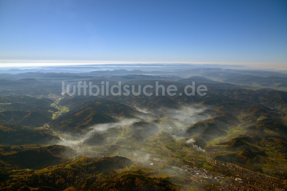 Luftaufnahme Bad Wildbad - Wetterlage mit Wolkenbildung in Bad Wildbad im Bundesland Baden-Württemberg, Deutschland