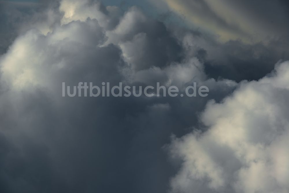 Elsdorf von oben - Wetterlage mit Wolkenbildung in Elsdorf im Bundesland Nordrhein-Westfalen, Deutschland