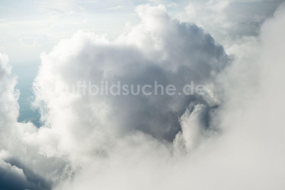 Luftbild Elsdorf - Wetterlage mit Wolkenbildung in Elsdorf im Bundesland Nordrhein-Westfalen, Deutschland