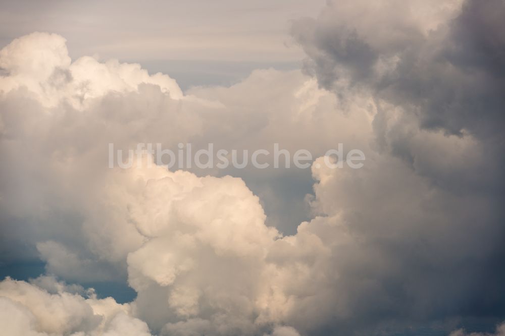 Luftbild Elsdorf - Wetterlage mit Wolkenbildung in Elsdorf im Bundesland Nordrhein-Westfalen, Deutschland
