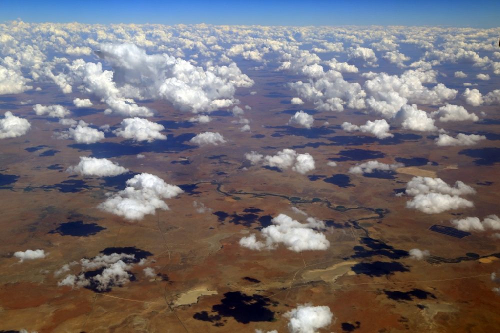 Luftbild Kimberley - Wetterlage mit Wolkenbildung in Kimberley in Free State, Südafrika