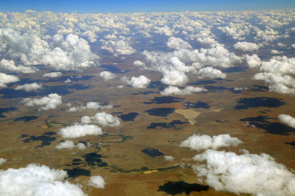 Kimberley von oben - Wetterlage mit Wolkenbildung in Kimberley in Free State, Südafrika