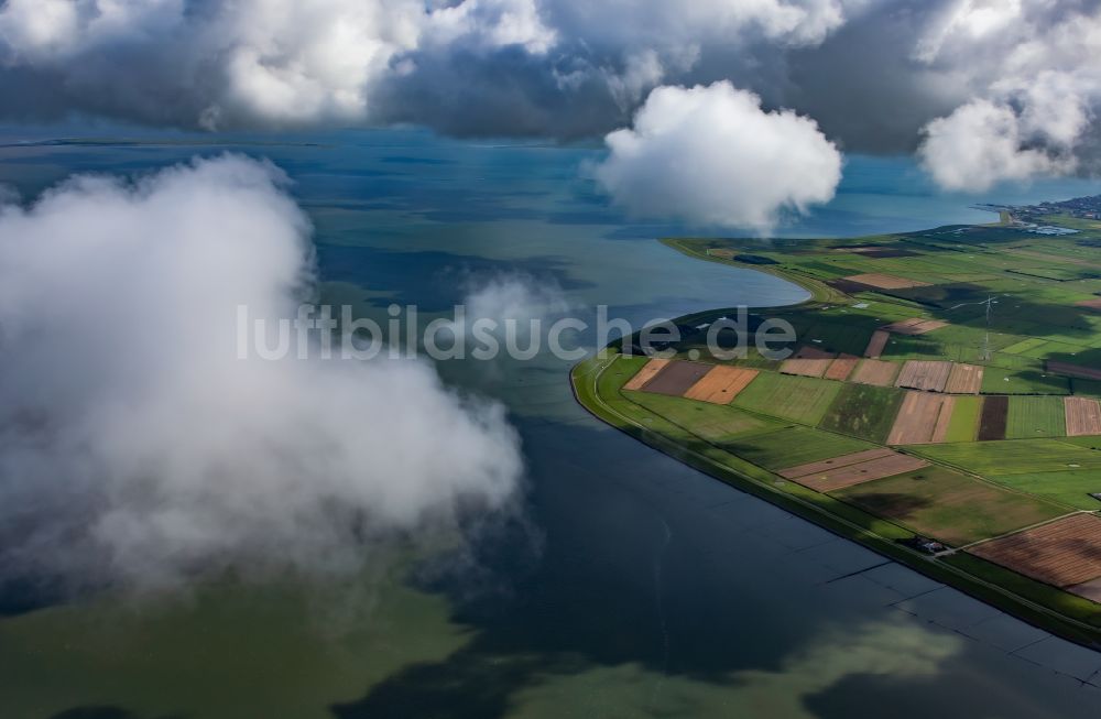 Oevenum von oben - Wetterlage mit Wolkenbildung in Oevenum Insel Föhr im Bundesland Schleswig-Holstein, Deutschland