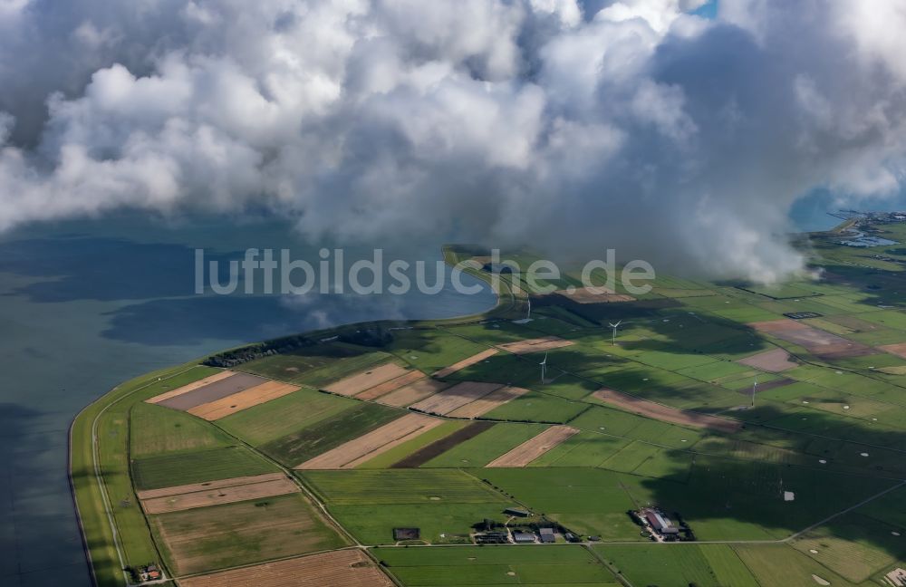 Oevenum aus der Vogelperspektive: Wetterlage mit Wolkenbildung in Oevenum Insel Föhr im Bundesland Schleswig-Holstein, Deutschland