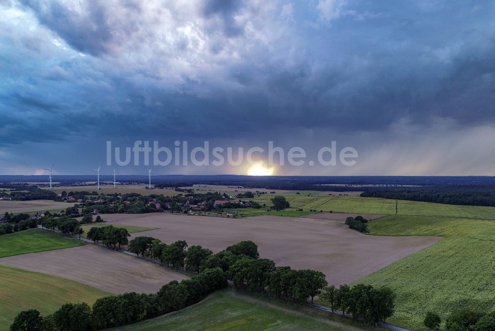 Sieversdorf von oben - Wetterlage mit Wolkenbildung in Sieversdorf im Bundesland Brandenburg, Deutschland