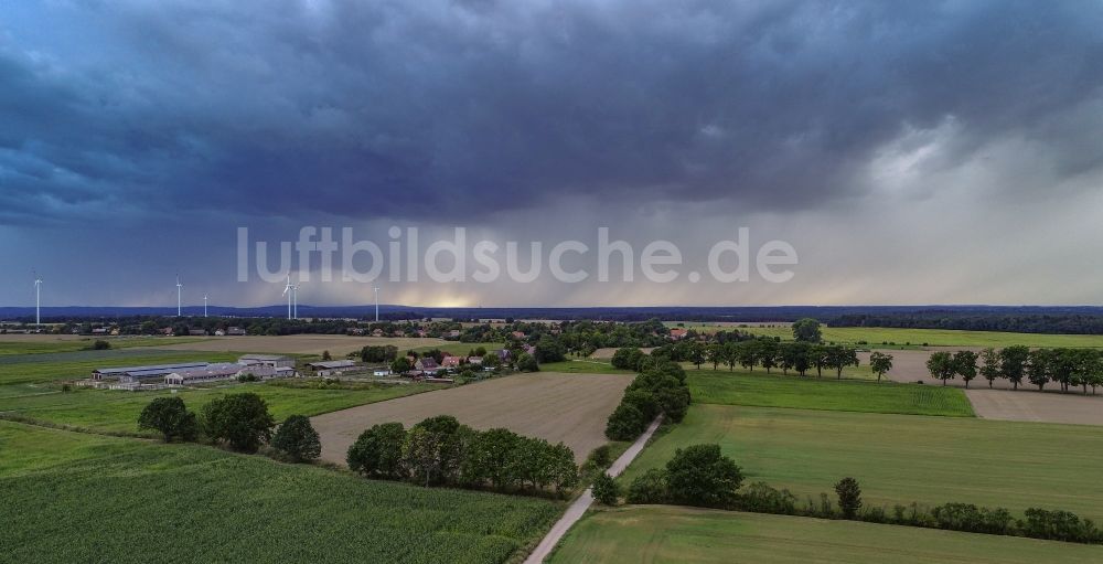 Luftbild Sieversdorf - Wetterlage mit Wolkenbildung in Sieversdorf im Bundesland Brandenburg, Deutschland