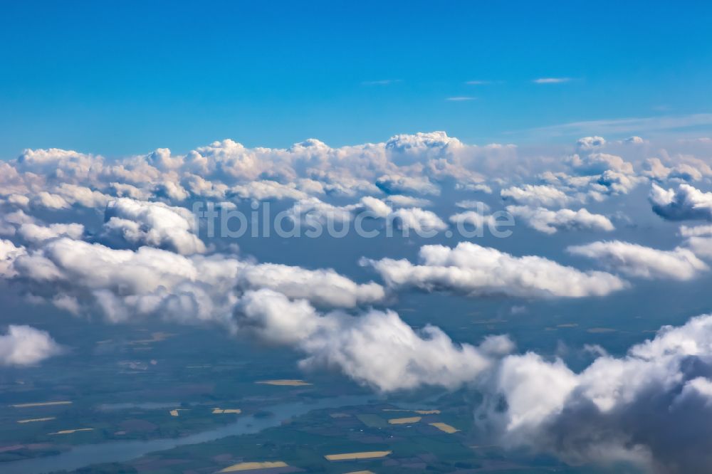 Ulsnis aus der Vogelperspektive: Wetterlage mit Wolkenbildung in Ulsnis im Bundesland Schleswig-Holstein, Deutschland