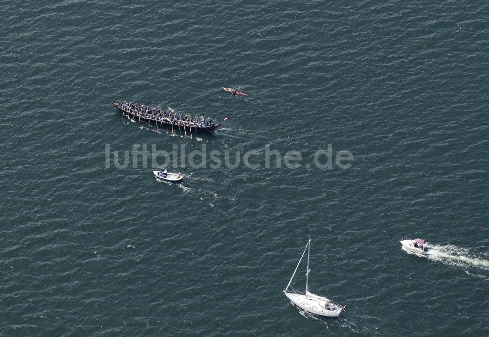 Krusau aus der Vogelperspektive: Wikinger Langschiff auf der Flensburger Förde in Krusau in Dänemark