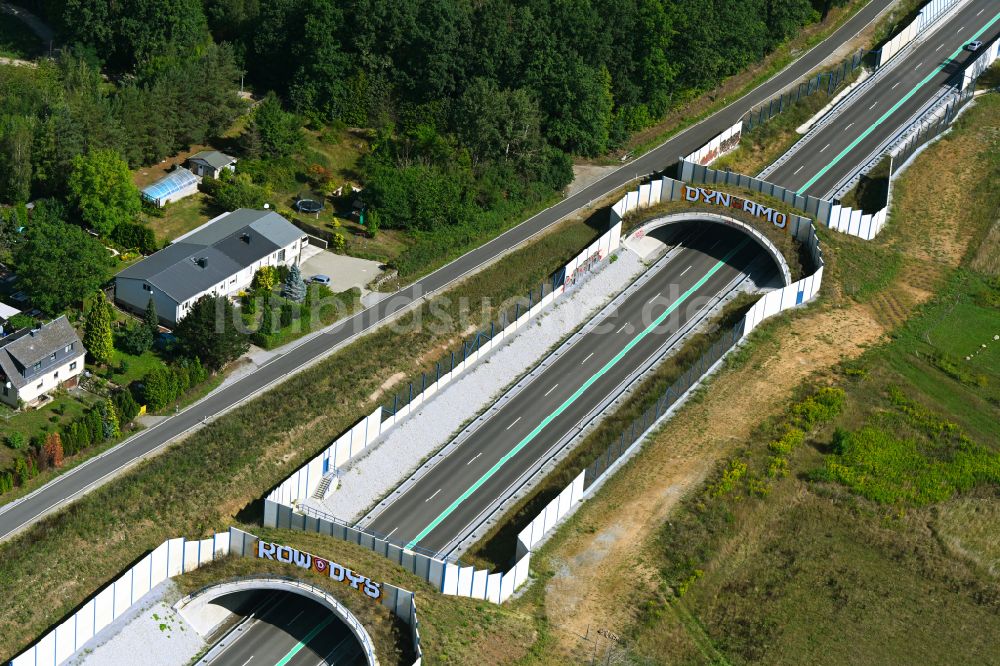 Luftaufnahme Feldschlößchen - Wildbrücke - Wildwechselbrücke über die Straße S177 Kamenzer Straße in Feldschlößchen im Bundesland Sachsen, Deutschland