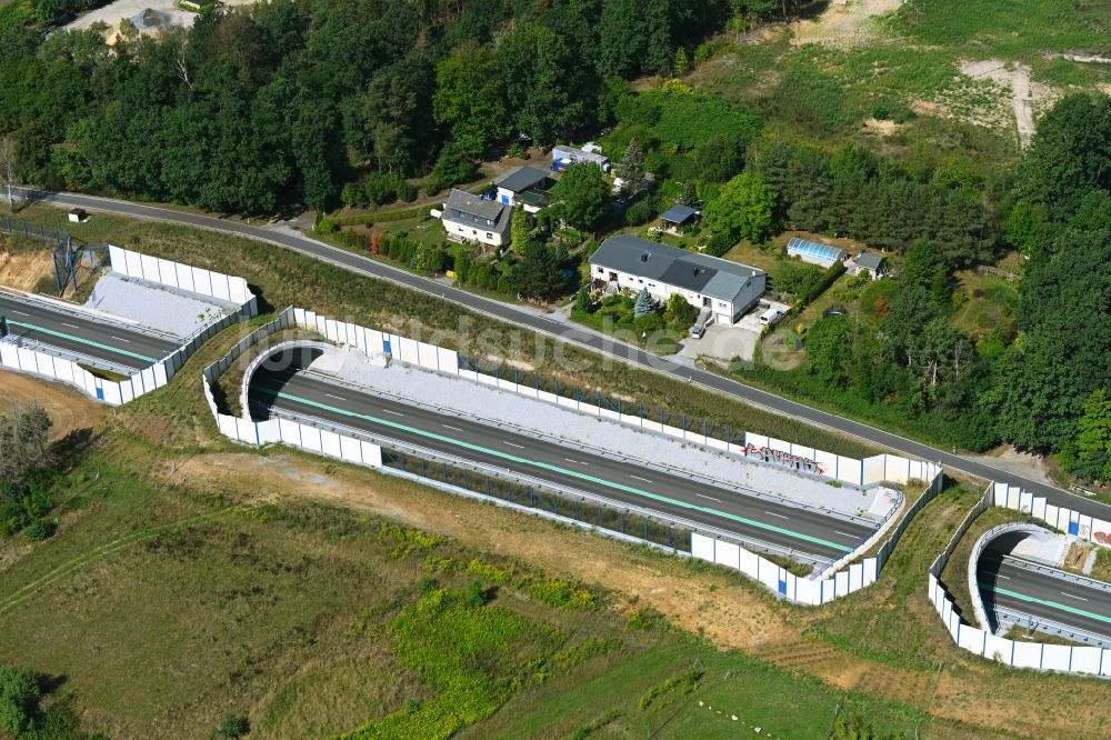 Feldschlößchen von oben - Wildbrücke - Wildwechselbrücke über die Straße S177 Kamenzer Straße in Feldschlößchen im Bundesland Sachsen, Deutschland