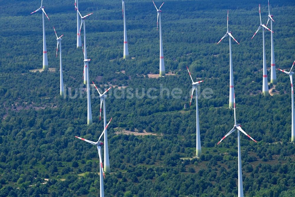Jänickendorf von oben - Windenergieanlage in einem Wald in Jänickendorf im Bundesland Brandenburg, Deutschland