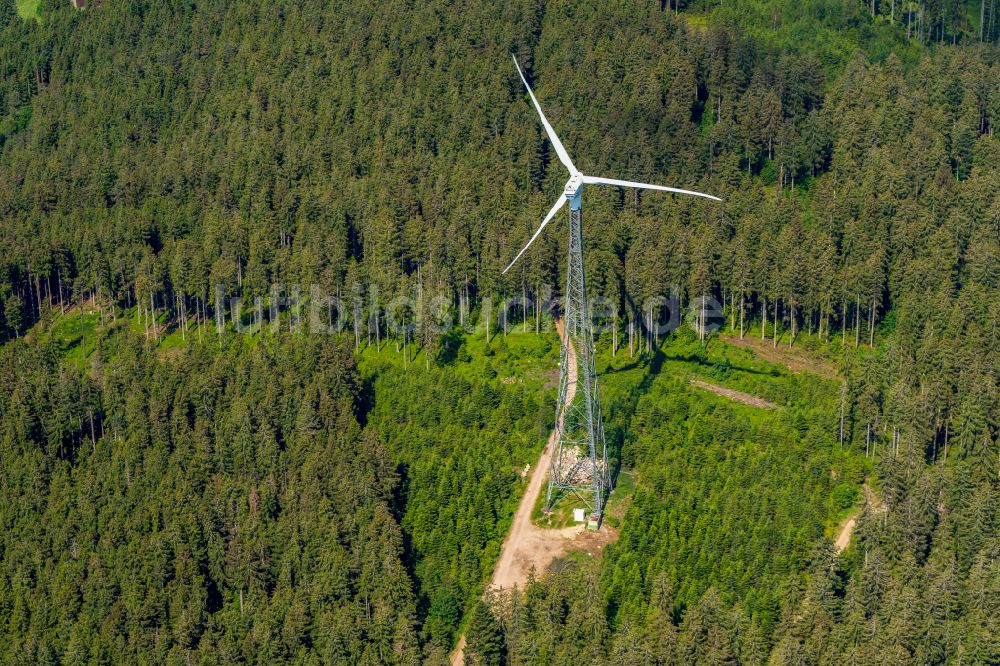 Luftaufnahme Schonach im Schwarzwald - Windenergieanlage (WEA) im Wald in Schonach im Schwarzwald im Bundesland Baden-Württemberg, Deutschland