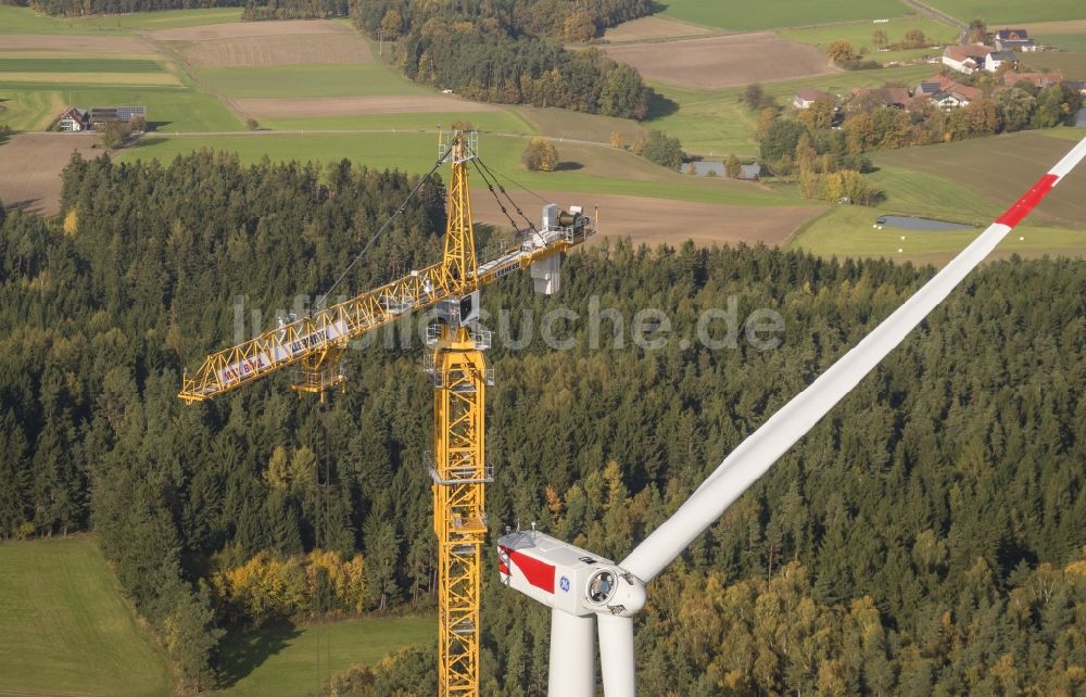 Luftaufnahme Kemnath a.Buchberg - Windenergieanlagen (WEA) Baustelle - Windrad- auf einem Feld in Kemnath am Buchberg im Bundesland Bayern, Deutschland