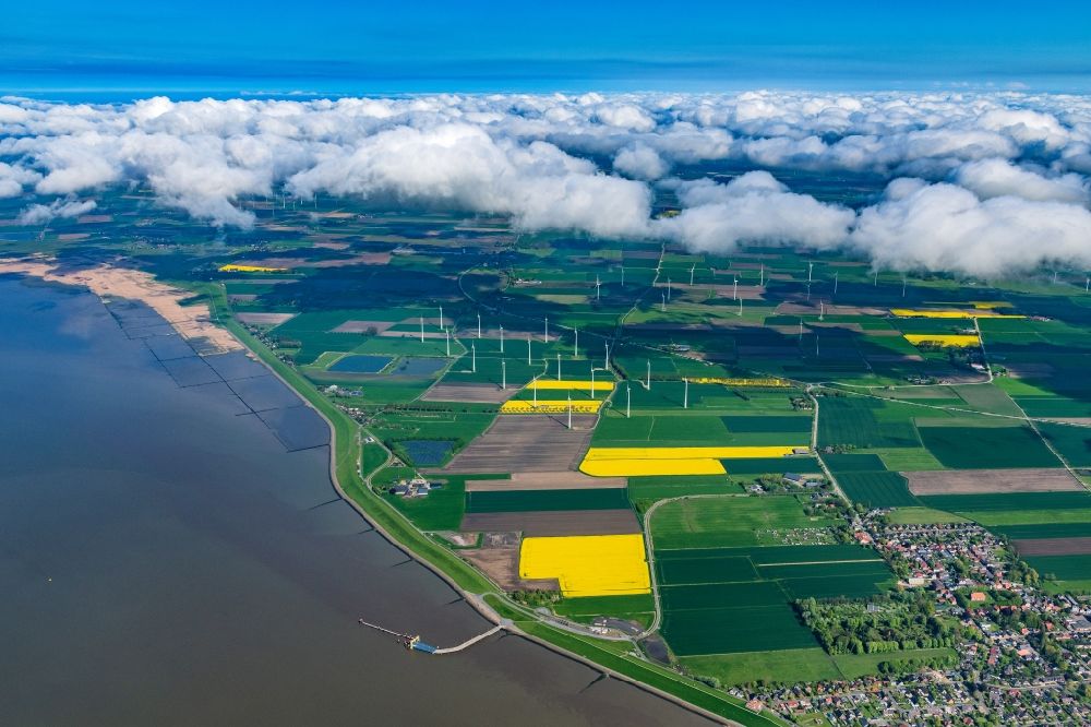 Brunsbüttel von oben - Windenergieanlagen (WEA) auf einem Feld in Brunsbüttel im Bundesland Schleswig-Holstein, Deutschland