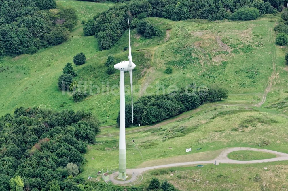Luftbild München - Windenergieanlagen (WEA) auf einem Feld in München im Bundesland Bayern, Deutschland