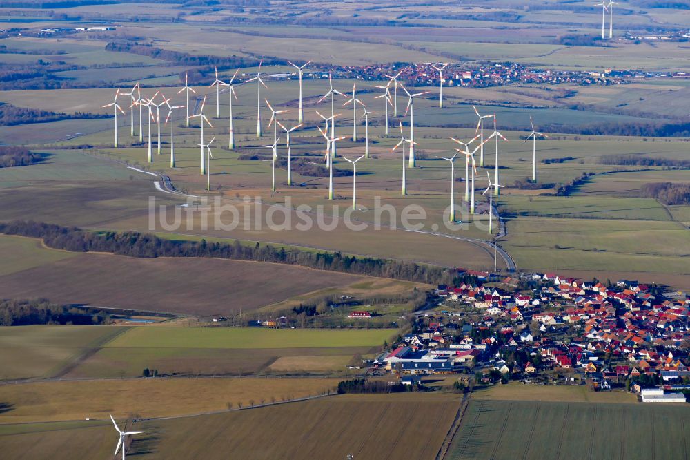 Rodeberg von oben - Windenergieanlagen (WEA) auf einem Feld in Rodeberg im Bundesland Thüringen, Deutschland