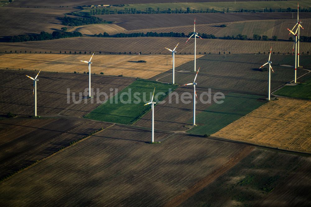 Luftaufnahme Wansleben am See - Windenergieanlagen (WEA) auf einem Feld in Wansleben am See im Bundesland Sachsen-Anhalt, Deutschland