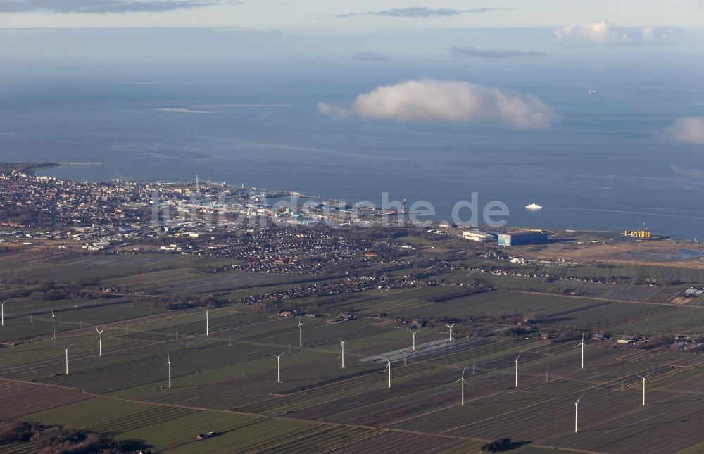 Luftbild Cuxhaven - Windenergieanlagen (WEA) - Windrad - auf einem Feld in Cuxhaven im Bundesland Niedersachsen
