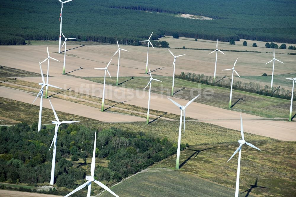 Luftbild Danna - Windenergieanlagen (WEA) - Windrad- auf einem Feld in Danna im Bundesland Brandenburg, Deutschland