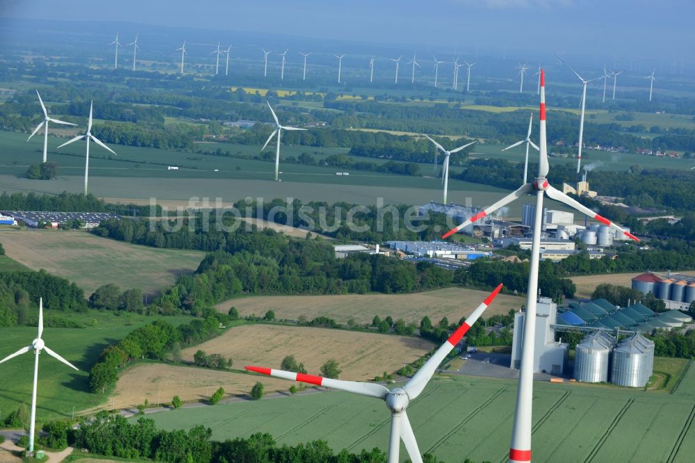 Gerdshagen von oben - Windenergieanlagen (WEA) - Windrad- auf einem Feld in Gerdshagen im Bundesland Brandenburg