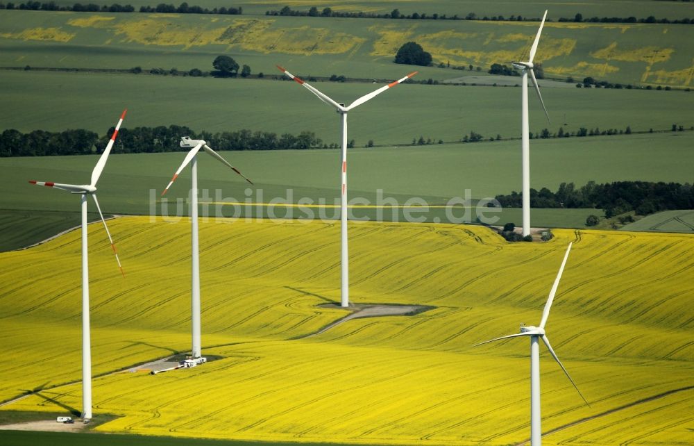 Luftaufnahme Gräfentonna - Windenergieanlagen (WEA) - Windrad- auf einem Feld in Gräfentonna im Bundesland Thüringen, Deutschland