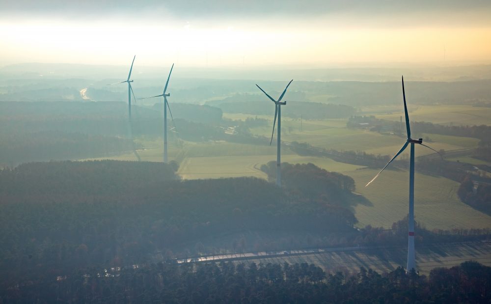 Lavesum aus der Vogelperspektive: Windenergieanlagen (WEA) - Windrad- auf einem Feld in Lavesum im Bundesland Nordrhein-Westfalen, Deutschland