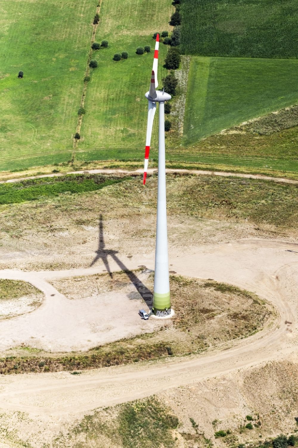 Luftbild Mülheim an der Ruhr - Windenergieanlagen (WEA) - Windrad- auf einem Feld in Mülheim an der Ruhr im Bundesland Nordrhein-Westfalen, Deutschland