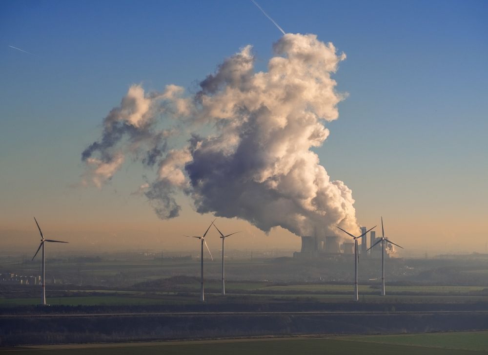 Luftaufnahme Grevenbroich - Windenergieanlagen (WEA) - Windrad- auf einem Feld im Ortsteil Frimmersdorf in Grevenbroich im Bundesland Nordrhein-Westfalen