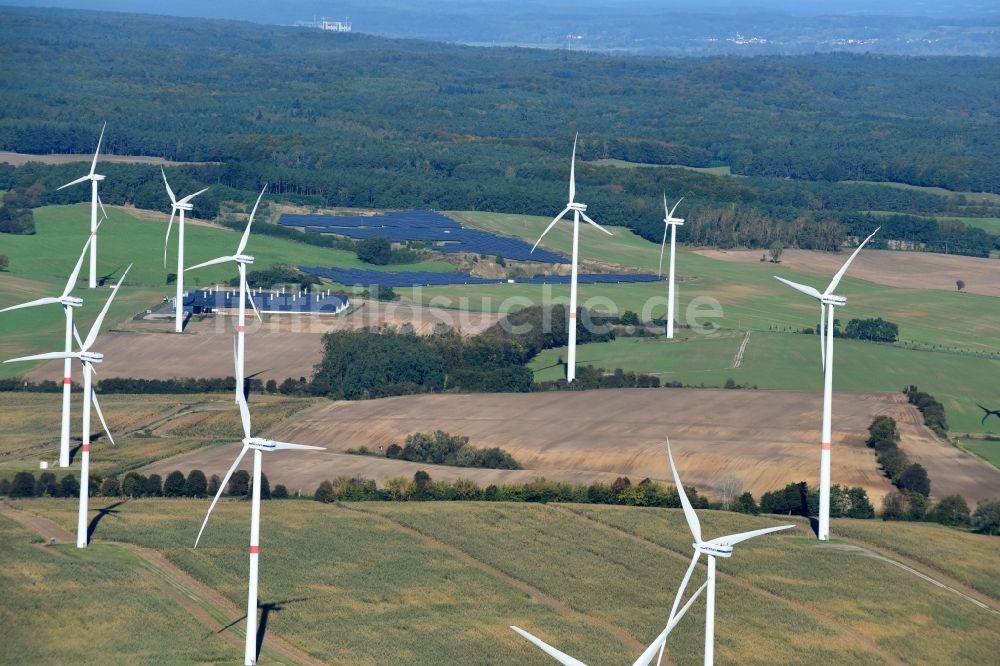 Luftbild Schulzendorf - Windenergieanlagen (WEA) - Windrad- auf einem Feld in Schulzendorf im Bundesland Brandenburg, Deutschland