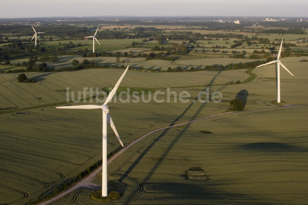 Luftbild Tüttendorf - Windenergieanlagen (WEA) - Windrad - auf einem Feld in Tüttendorf im Bundesland Schleswig-Holstein