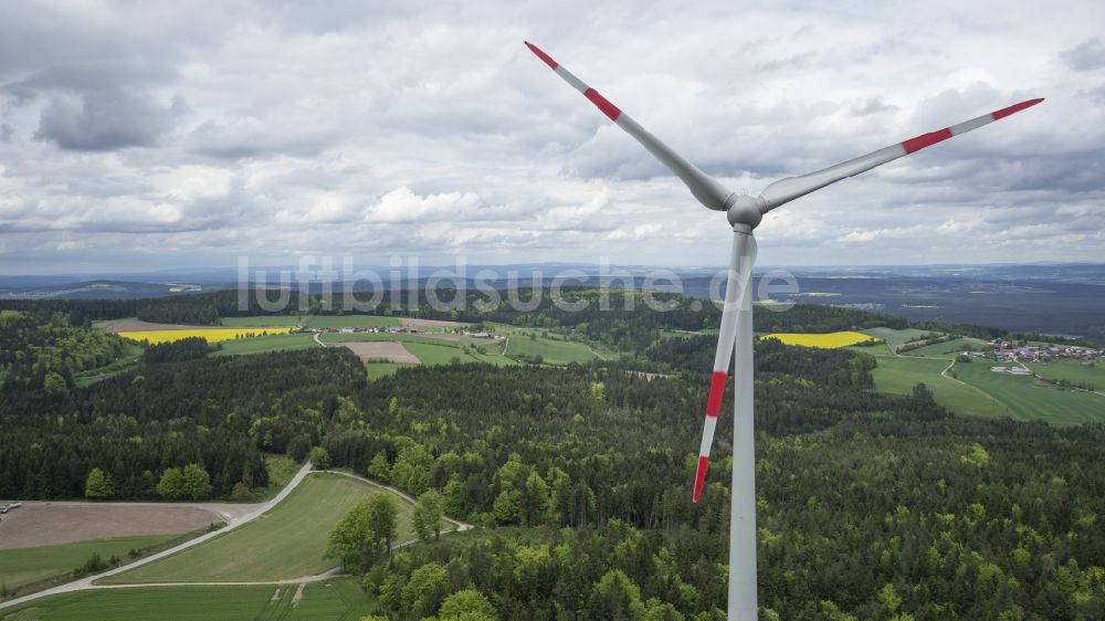 Witzlricht von oben - Windenergieanlagen (WEA) - Windrad- auf einem Feld in Witzlricht im Bundesland Bayern, Deutschland