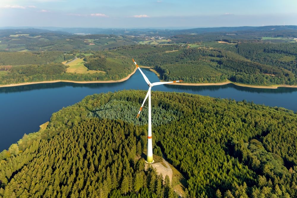 Luftbild Lüdenscheid - Windenergieanlagen (WEA) - Windrad- in einem Waldstück in Lüdenscheid im Bundesland Nordrhein-Westfalen, Deutschland