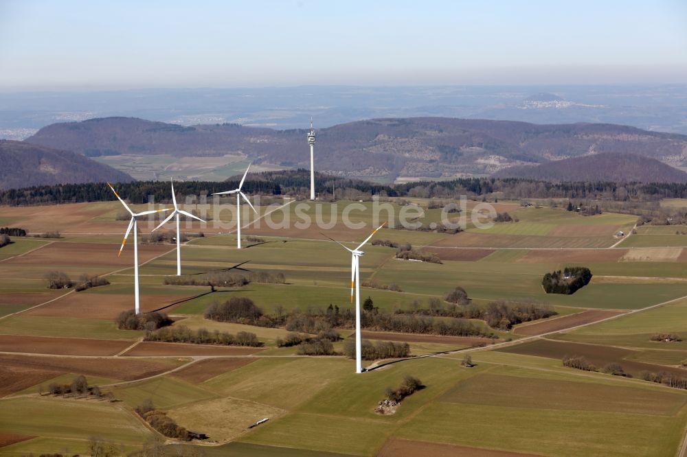 Geislingen an der Steige aus der Vogelperspektive: Windkraftanlagen bei Aufhausen im Bundesland Baden-Württemberg