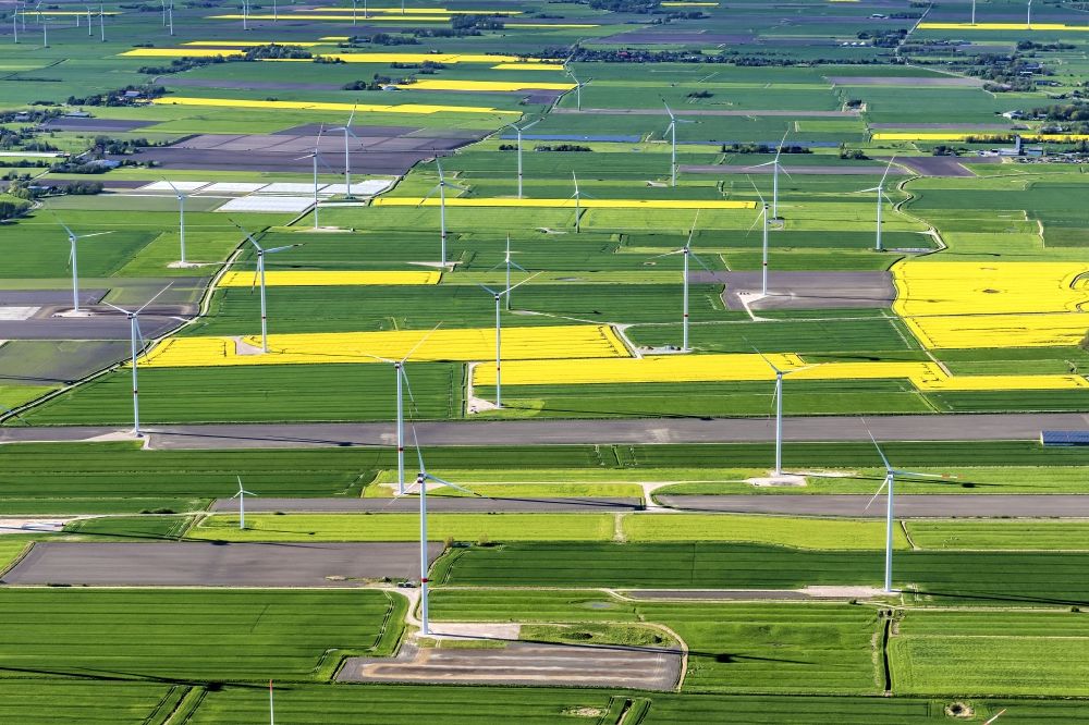 Wesselburen von oben - Windkrafträder Wesselburen im Bundesland Schleswig-Holstein