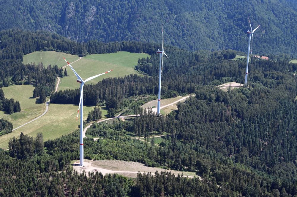 Luftbild Schopfheim - Windpark mit drei Windrädern auf dem Bergrücken Glaserkopf im Südschwarzwald in Hasel im Bundesland Baden-Württemberg