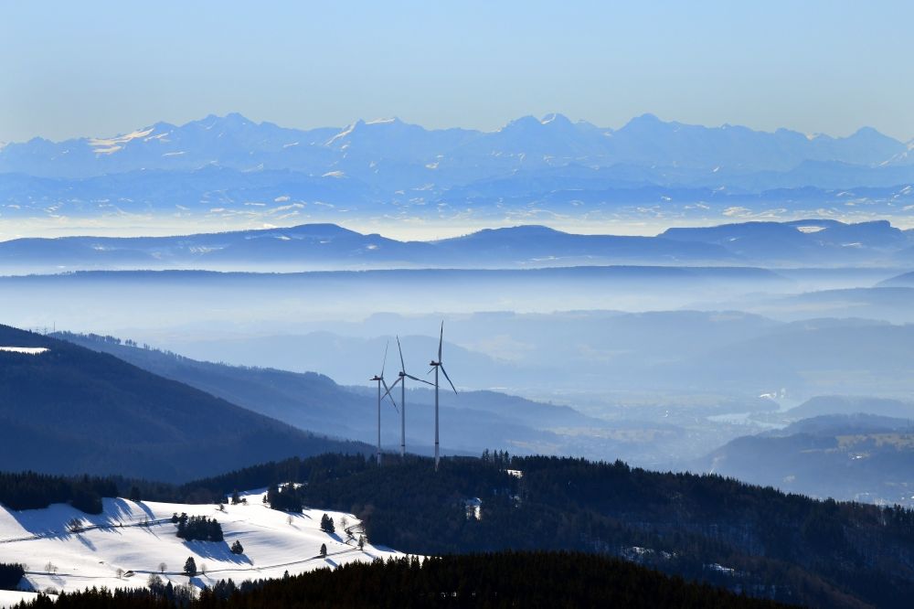 Hasel aus der Vogelperspektive: Windpark im Südschwarzwald auf dem Glaserkopf von Hasel im Bundesland Baden-Württemberg