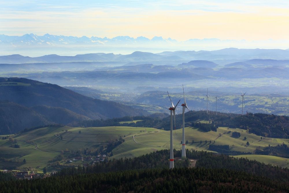 Luftaufnahme Hasel - Windparks im Südschwarzwald auf dem Glaserkopf bei Hasel im Bundesland Baden-Württemberg und Rohrenkopf (Vordergrund) bei Gersbach
