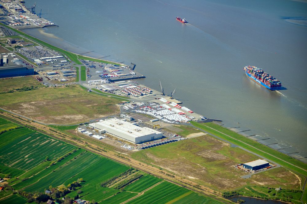 Luftbild Cuxhaven - Windrad- Montage und Produktionsstätte Siemens Gamesa Renewable Energy in Cuxhaven im Bundesland Niedersachsen, Deutschland