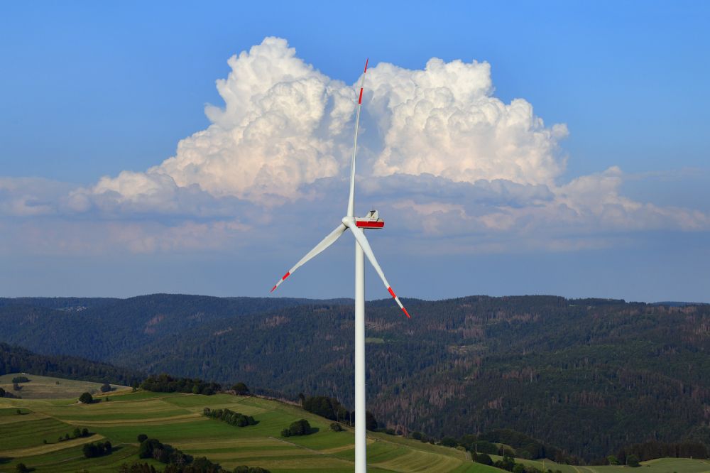 Hasel von oben - Windrad im Windpark auf dem Bergrücken Glaserkopf im Südschwarzwald in Hasel im Bundesland Baden-Württemberg